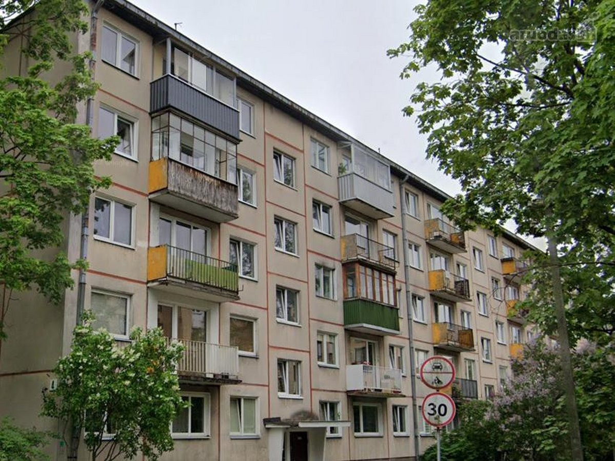 Parduodamas 56,78 kv. m ploto 3 kambarių