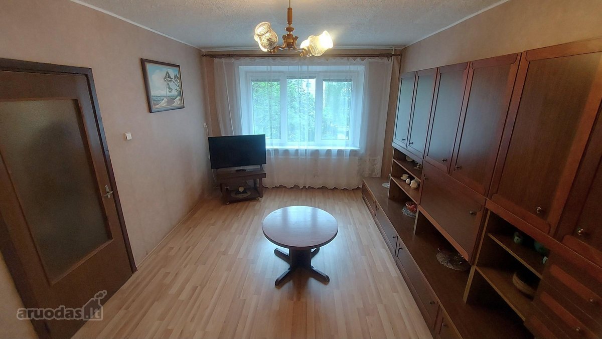 Parduodamas 3 kambarių butas ramioje vietoje,