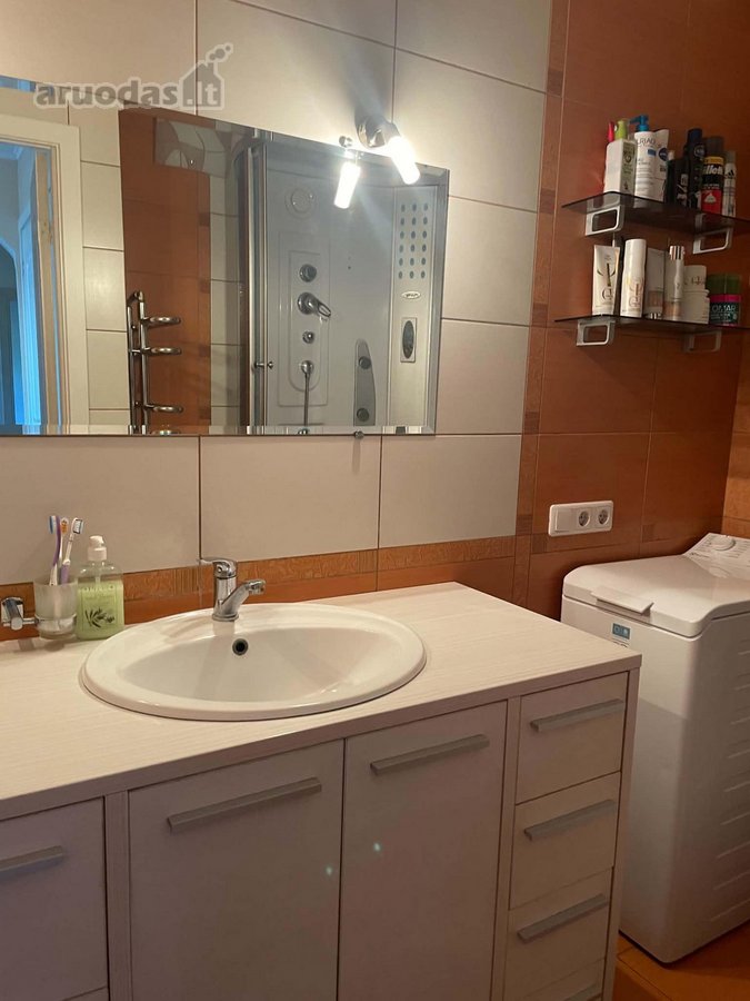 Butas labai patogioje vietoje šalia prekybos - nuotraukos Nr. 13