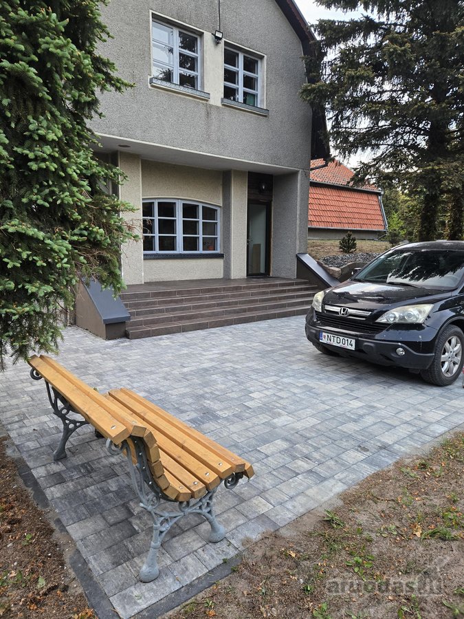 Rekonstruotas namas gyvenimui, poilsiui ar
