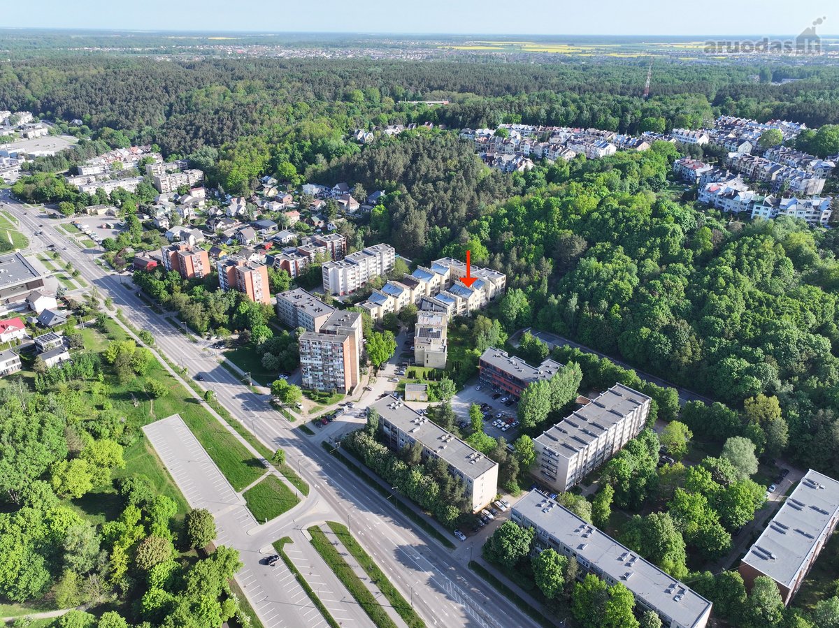 Parduodamas labai erdvus butas su garažu - nuotraukos Nr. 32