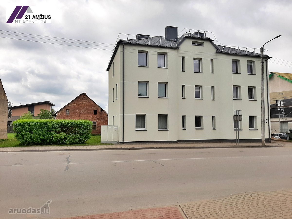 Parduodamas 2 kambarių butas su rūsiu ir
