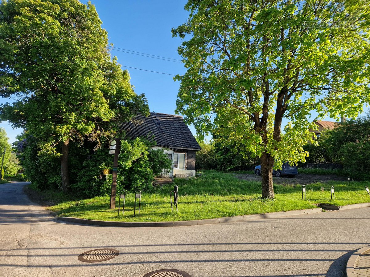 Senas namas su sklypu 19a. Labai gražioje - nuotraukos Nr. 3