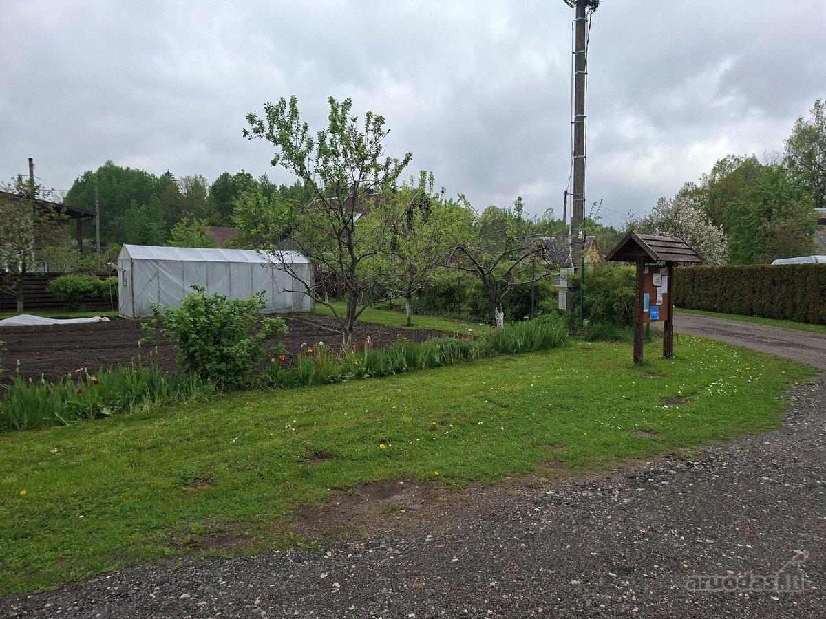6 kw trifazė elektra, aptverta iš trijų pusių