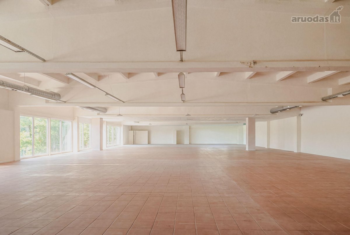 1200 m2 komercinis pastatas, 2 arai žemės. - nuotraukos Nr. 8
