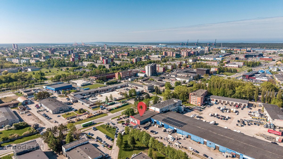 1200 m2 komercinis pastatas, 2 arai žemės.