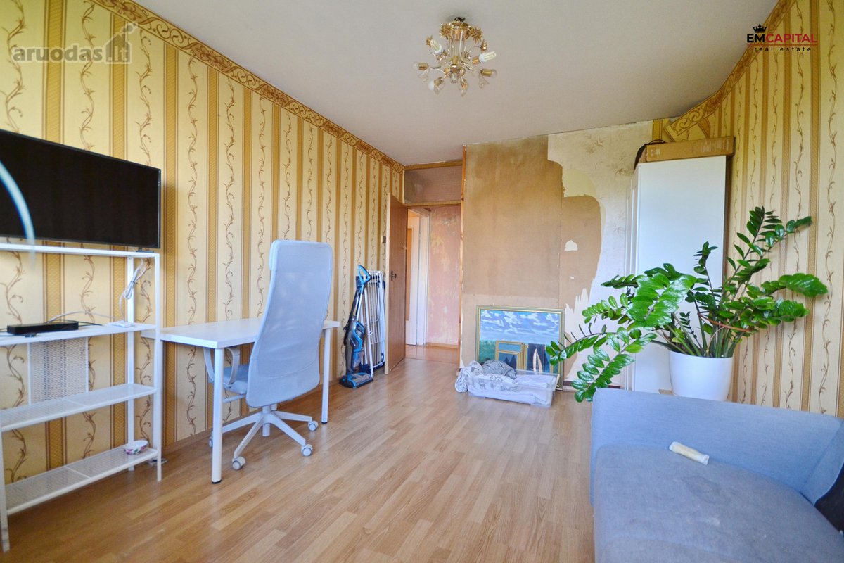 Parduodamas 2 Kambarių Butas Žirmūnuose,