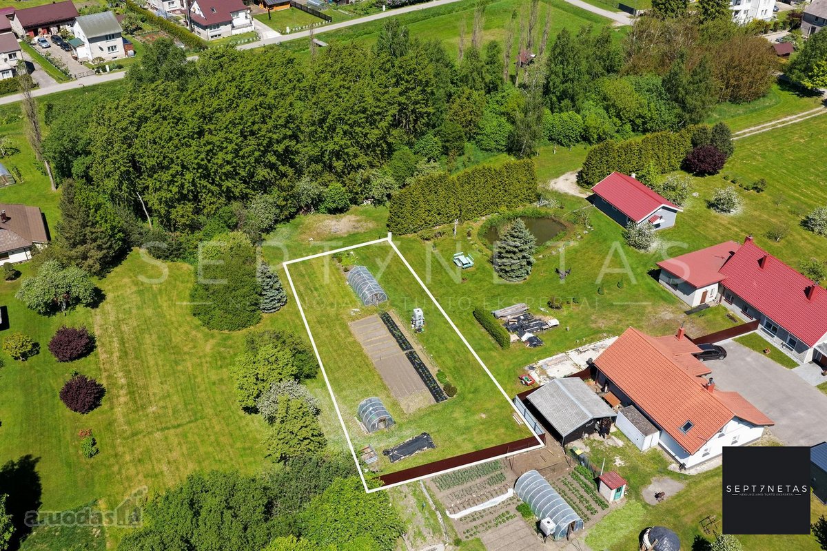 Pievų g., pačiame Dovilų miestelyje, Labai