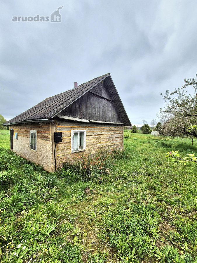 Parduodami: namų valdos ir žemės ūkio