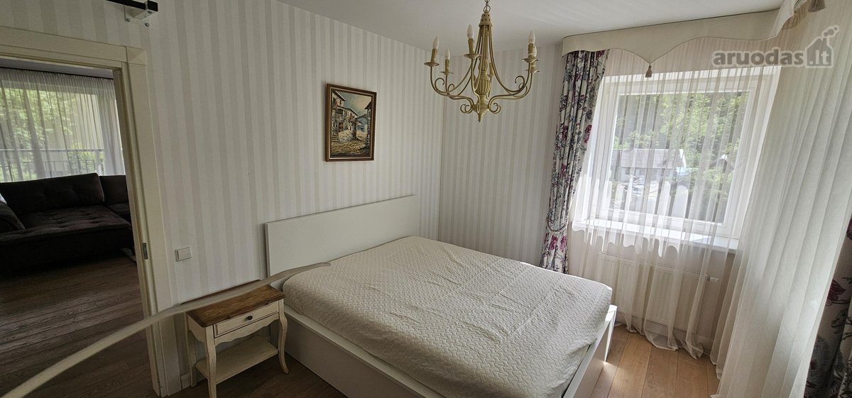 Parduodamas stilingai įrengtas 2 kambarių - nuotraukos Nr. 5