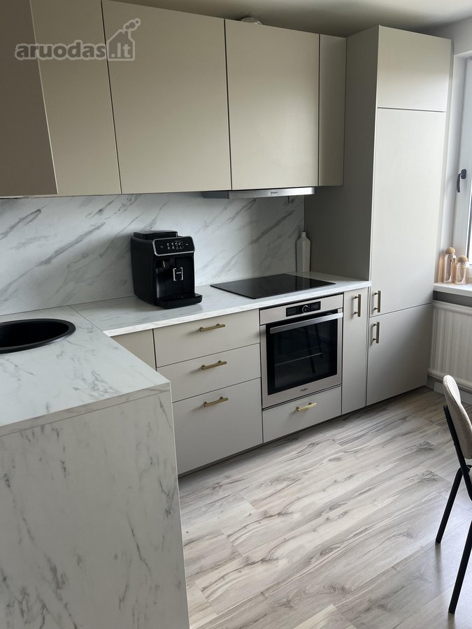 Parduodamas jaukus ir moderniai įrengtas 2