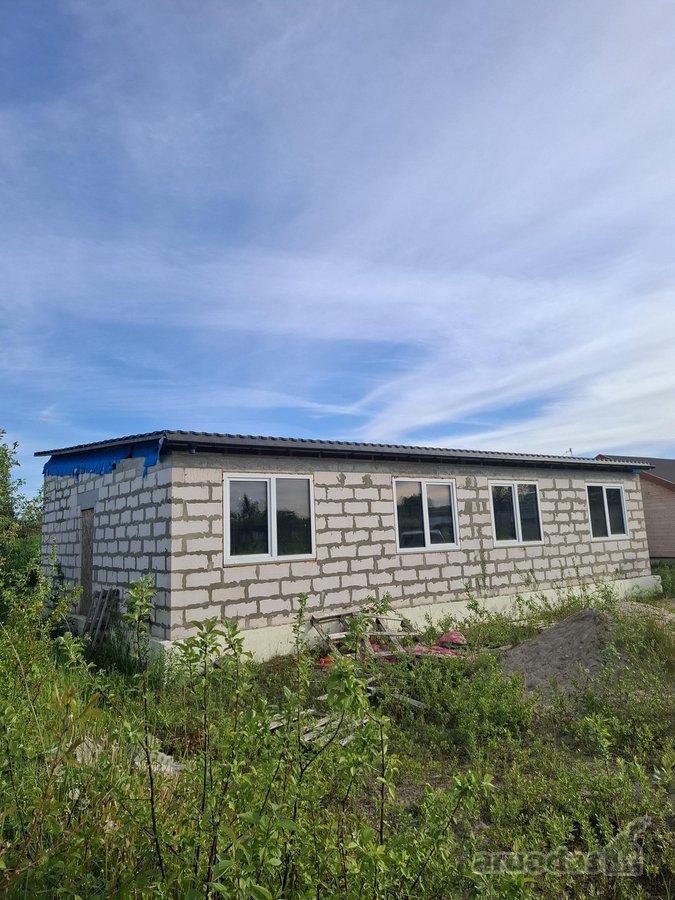 Parduodu 100 m2 dėžutę. Plastikikiniai langai