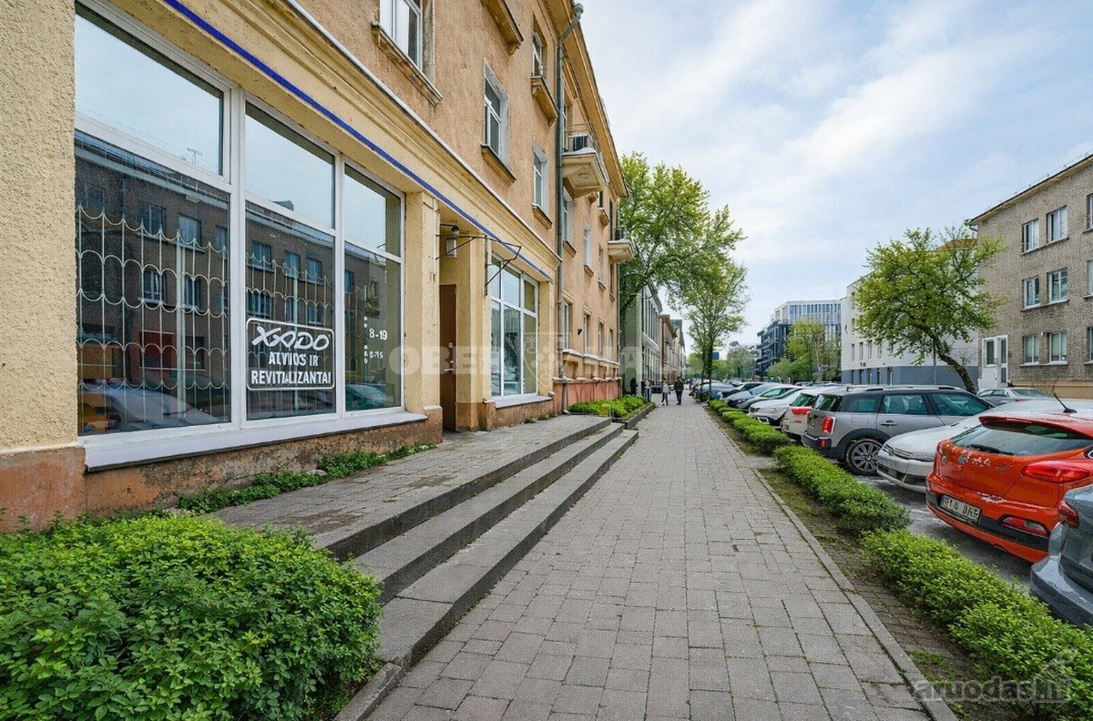 Parduodamos komercinės 175m² ploto patalpos