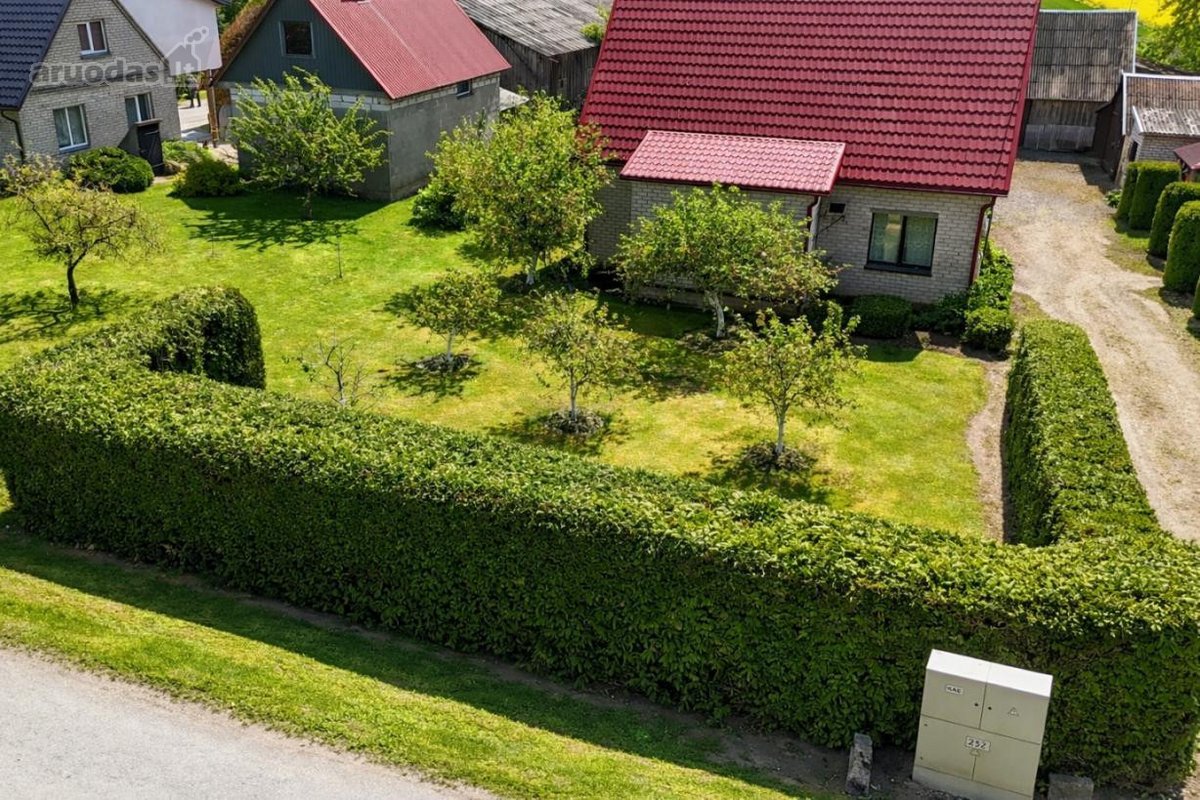 Parduodama tvarkinga ir gražiai prižiūrėta - nuotraukos Nr. 3