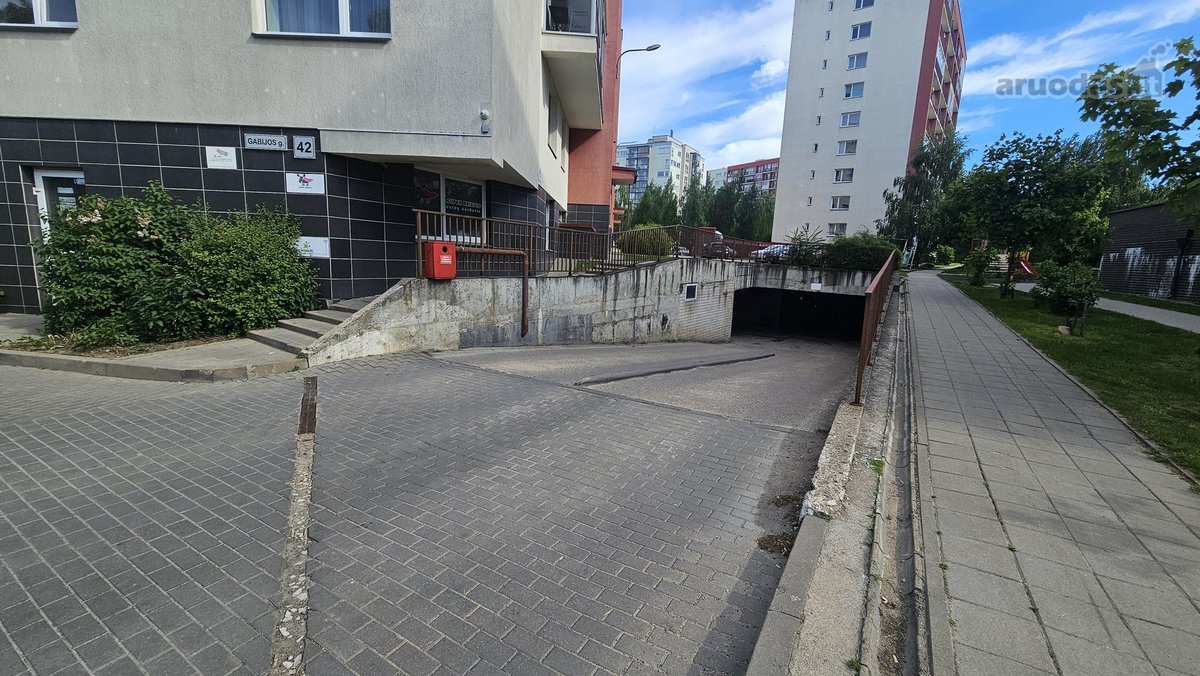 Parduodamas parkingas itin patogioje vietoje!