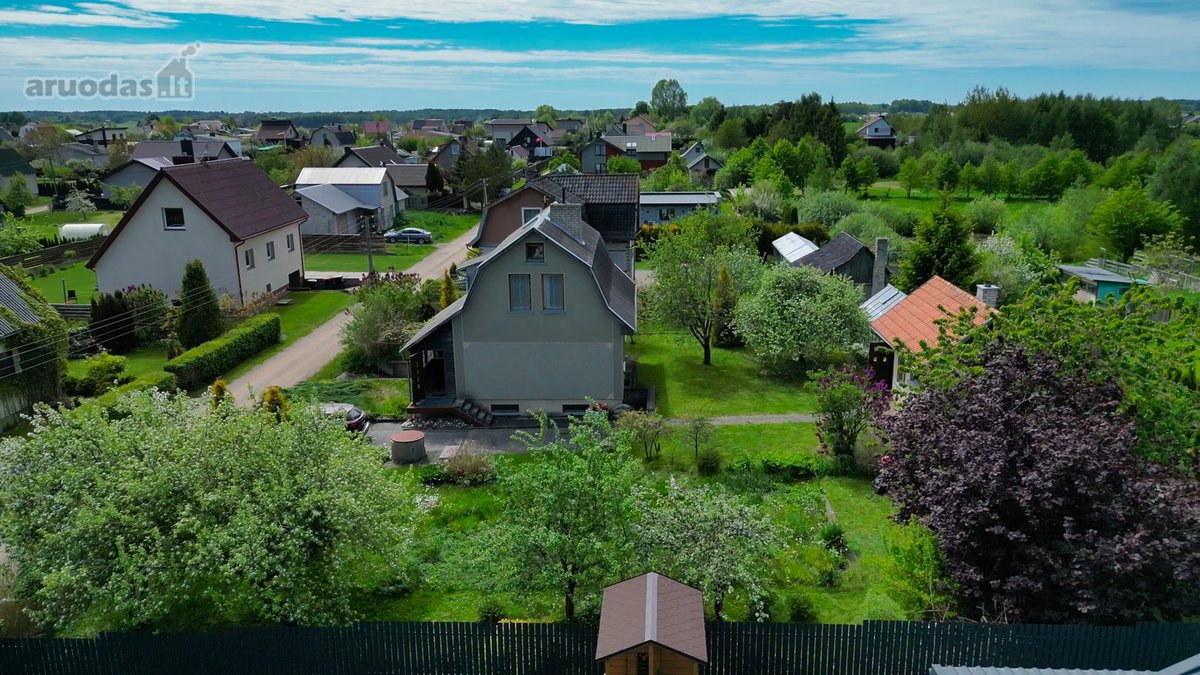 Parduodamas erdvus sodo namas su 9,33 aro