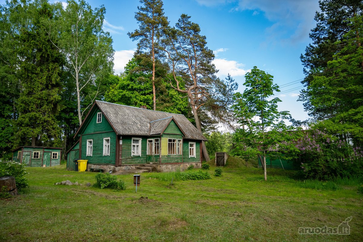 Utenos raj., Luknių kaime parduodama sodyba