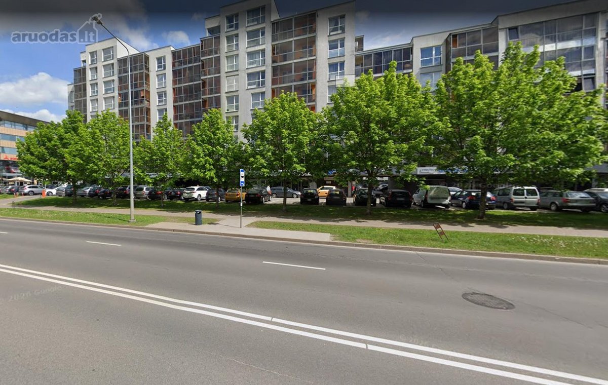 Išnuomojamos 102 m² komercinės patalpos