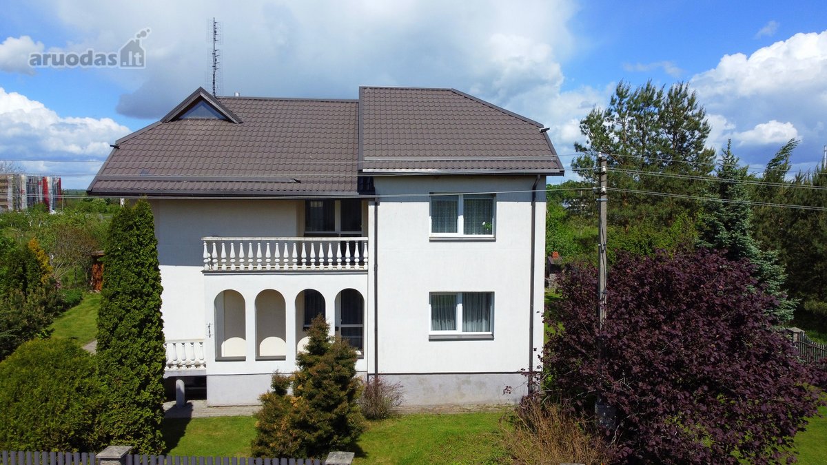 Parduodama išskirtinė namų valda su renovuotu - nuotraukos Nr. 5