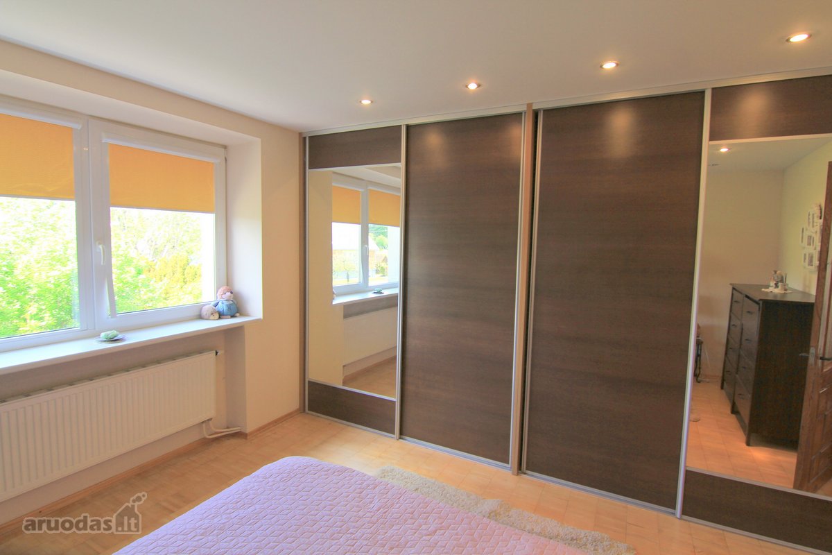 Parduodama išskirtinė namų valda su renovuotu - nuotraukos Nr. 22