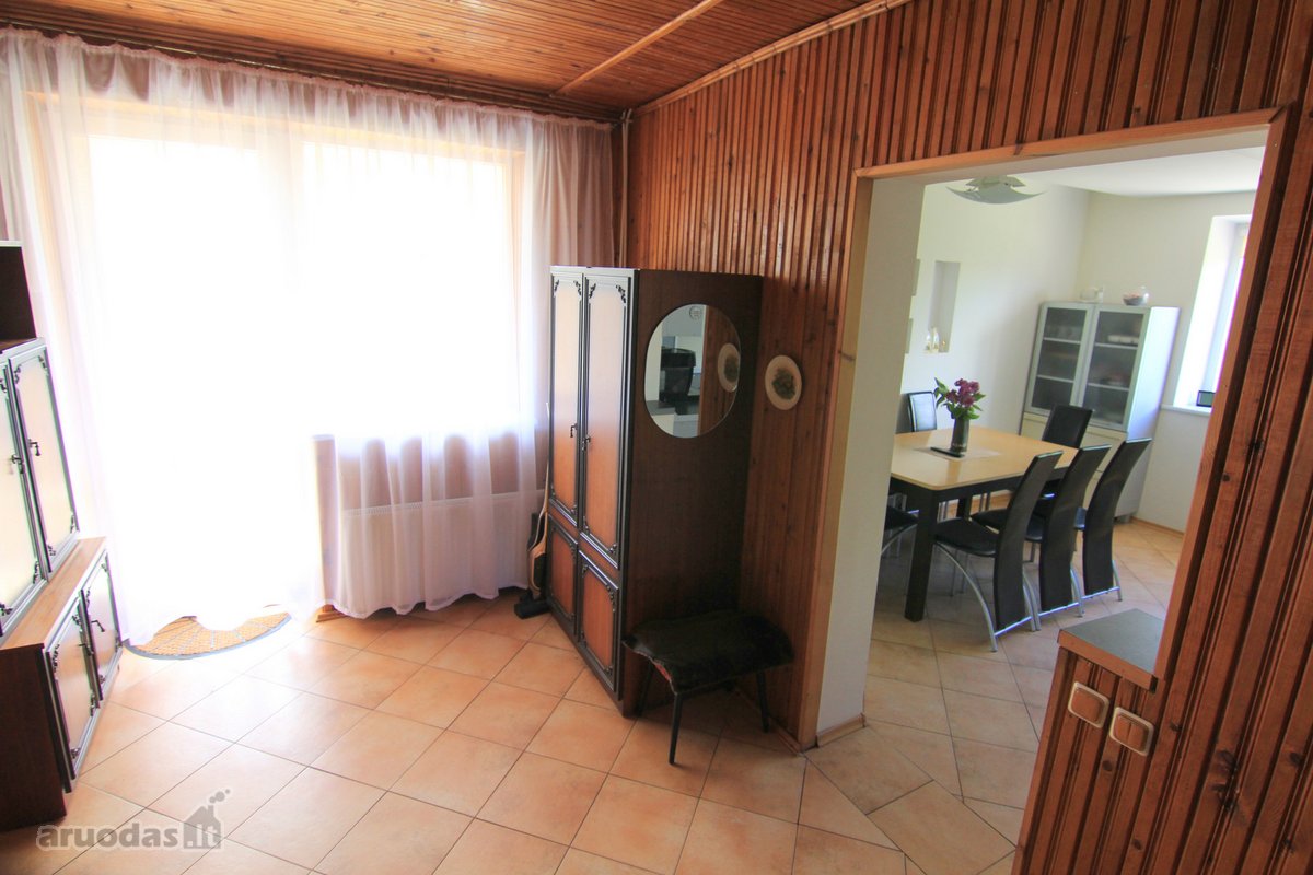 Parduodama išskirtinė namų valda su renovuotu - nuotraukos Nr. 14