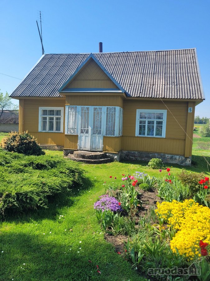 Parduodu tvarkingą ir prižiūrėtą namą ramiame