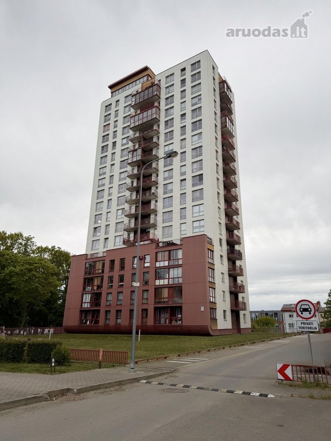 Nekilnojamojo turto brokeriai nepageidaujami.