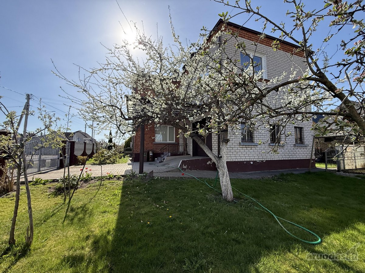 Parduodama namo dalis su garažu, rūsiu ir 4,9 - nuotraukos Nr. 3