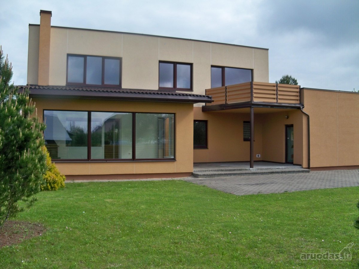 Pirmame aukšte svetainė su virtuve, kambarys, - nuotraukos Nr. 3