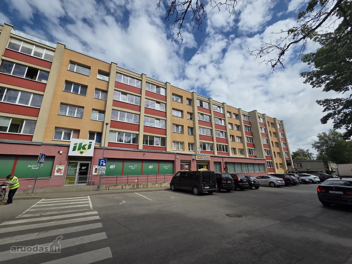 Parduodamas erdvus, saulėtas ir šviesus butas