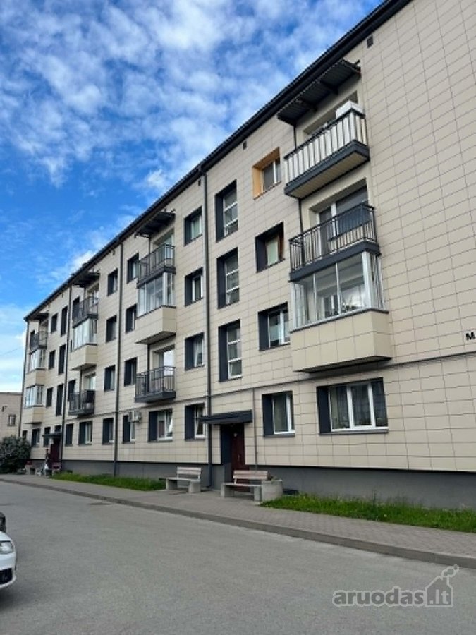 Parduodama: 2 kambarių butas, M. Riomerio g.,