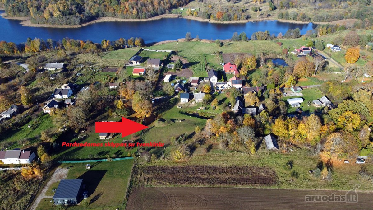 Sklypas su vaizdu į ežerą vos už 20 km nuo