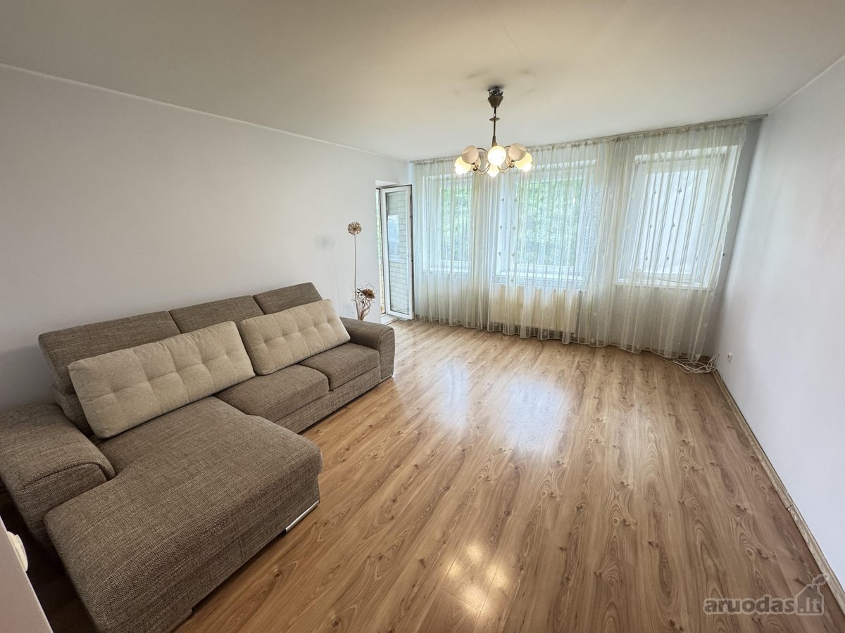 Parduodamas puikiai išplanuotas, erdvus 73.59