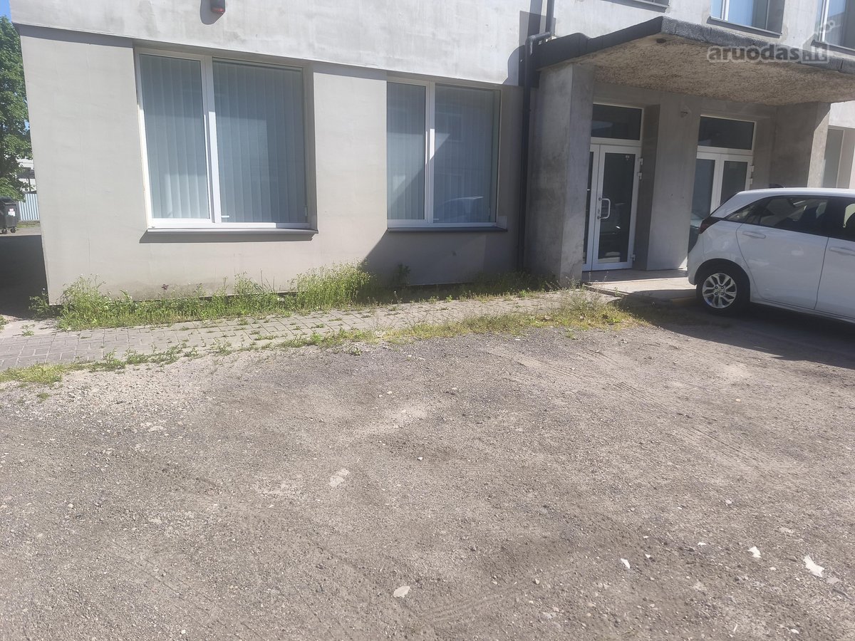 Sandelys su rampa 80 m2 150e