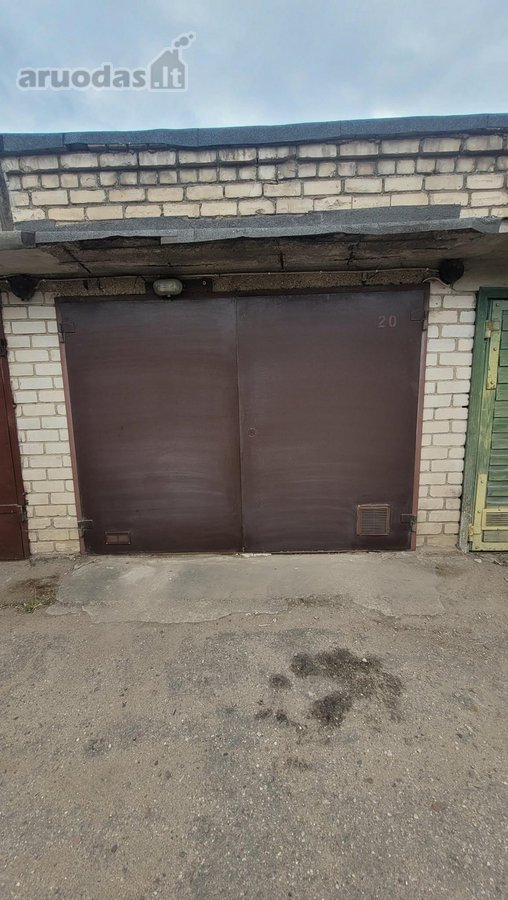 Suremontuotas stogas, garažas vidinis, sausas
