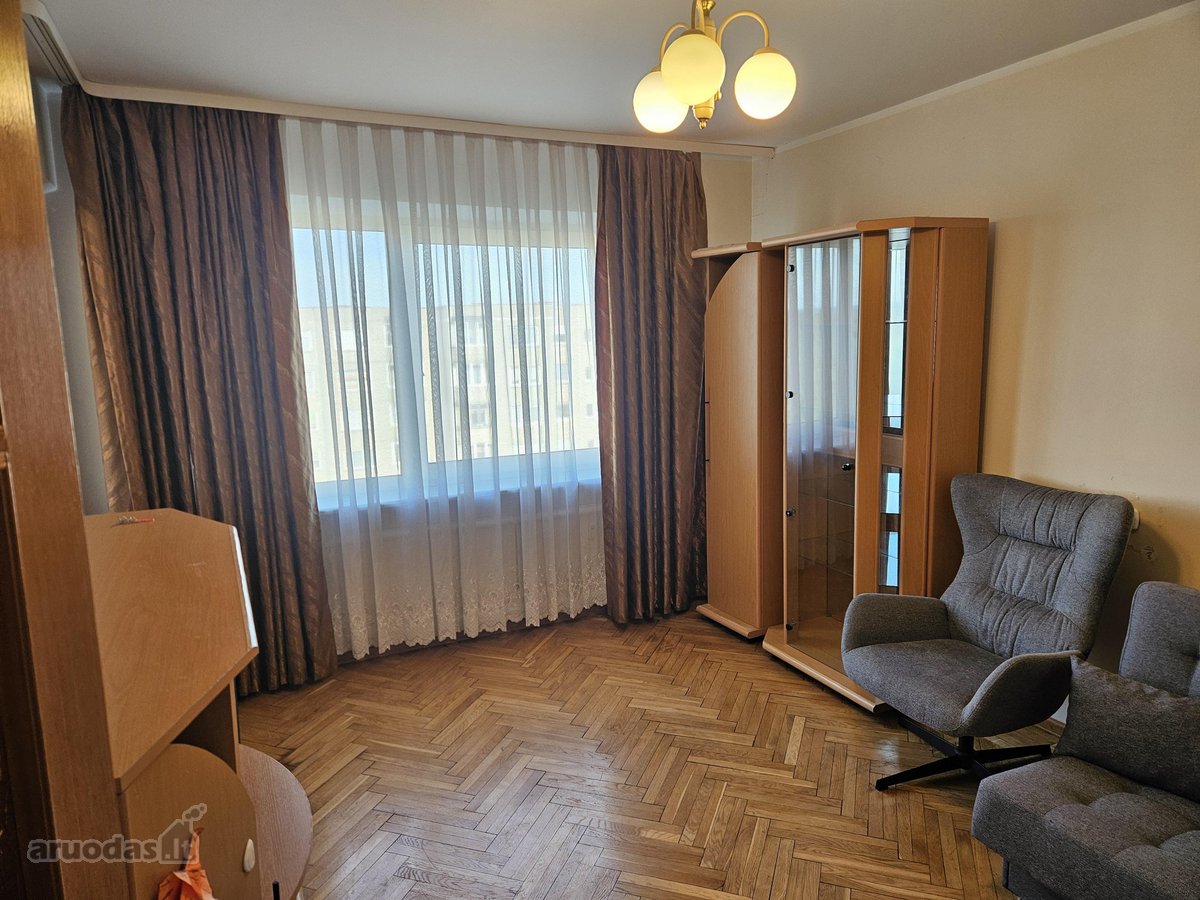 Parduodamas jaukus 2 kambarių butas Šeškinėje
