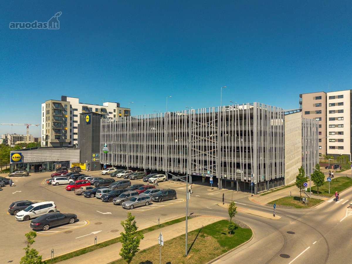 Parduodamos Dvi Parkavimo Vietos