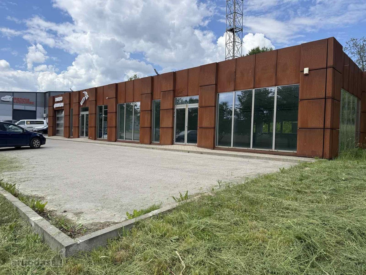 Gerai matomoje vietoje, judrioje gatvėje, - nuotraukos Nr. 3