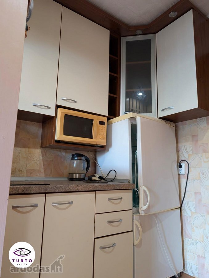 Parduodamas 18 kv. m kambarys bendrabutyje