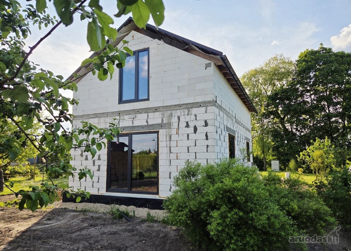 Parduodamas 2 Aukštų Sodo Namas Šalia Upės