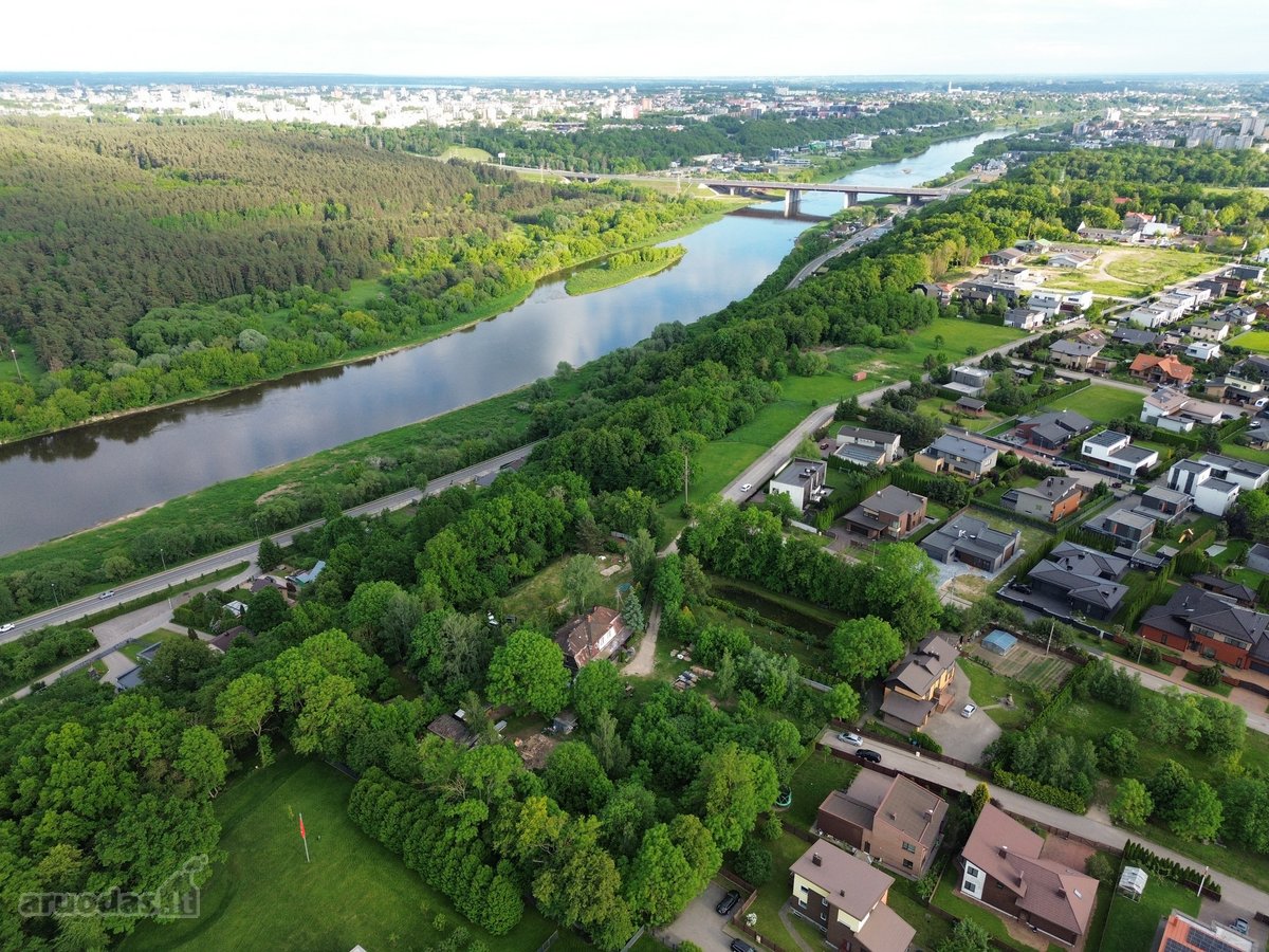 Parduodamos namų valdos sklypas prestižiniame