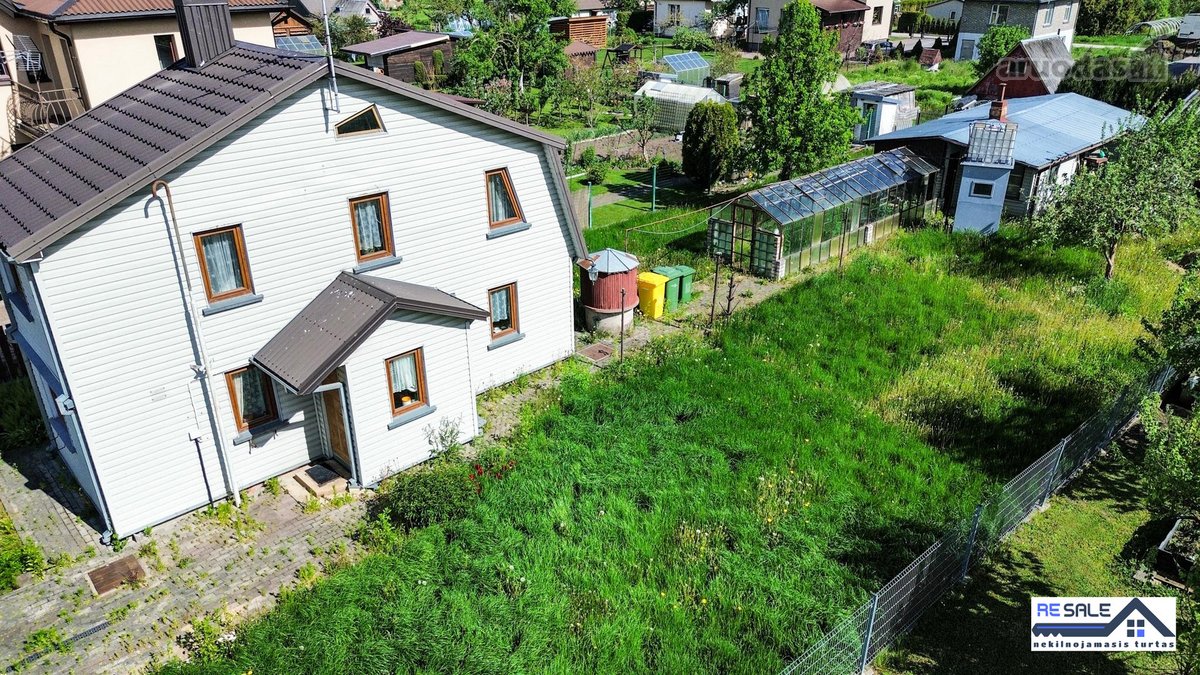 Parduodamas Jaukus 2 Aukštų Sodo Namelis