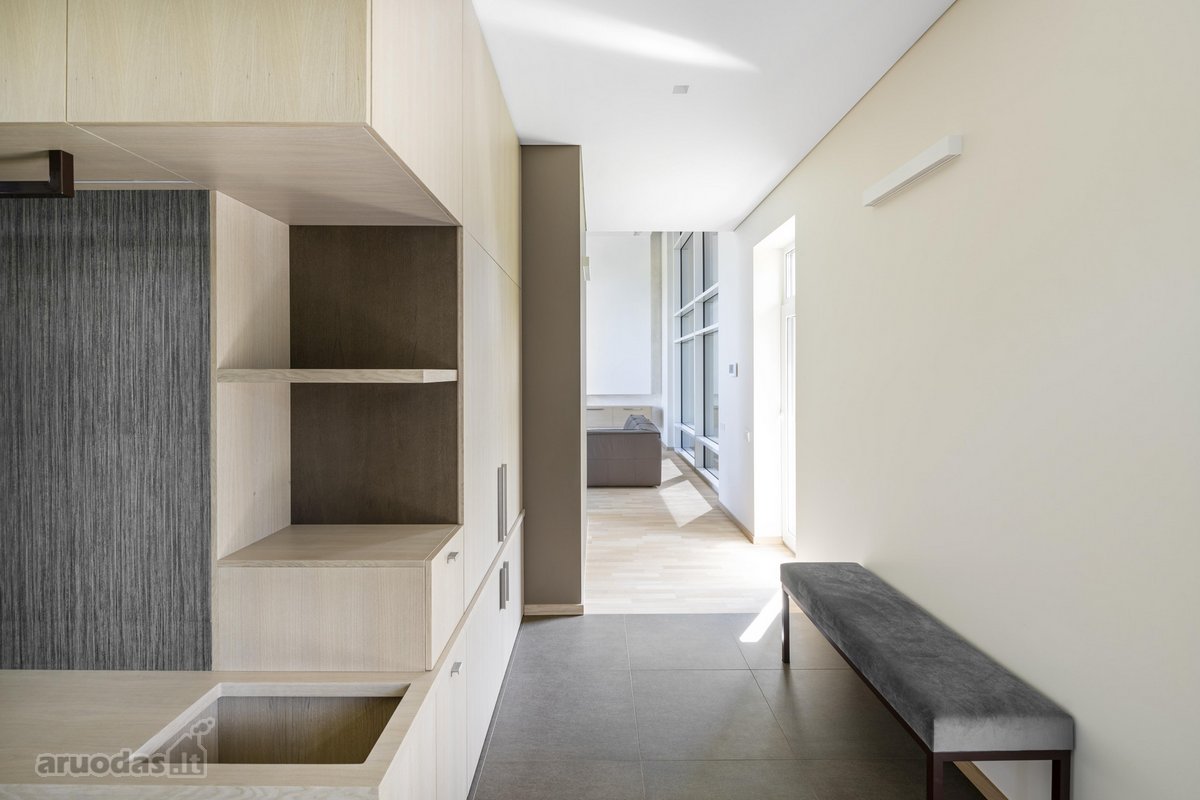Išskirtinės architektūros namas prie upės - nuotraukos Nr. 21