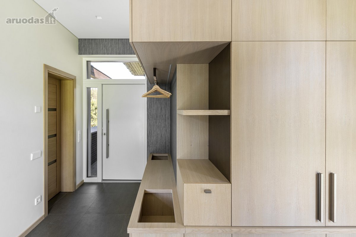 Išskirtinės architektūros namas prie upės - nuotraukos Nr. 20