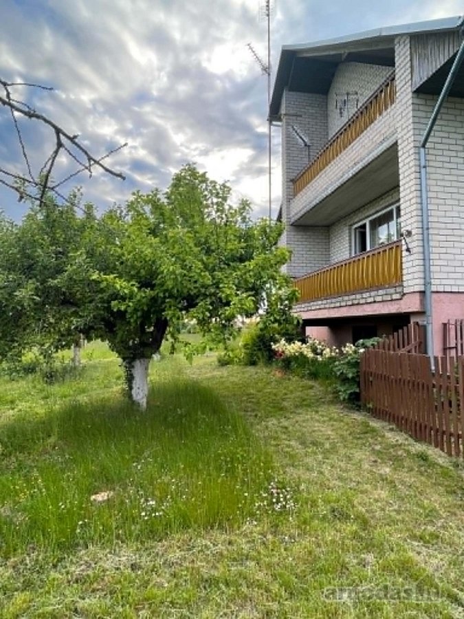  Išpuoselėta aplinka ir keli sklypai: namų - nuotraukos Nr. 4