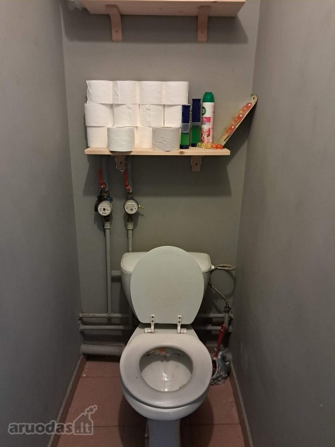 Nuomojamas erdvus (43m2) šiltas su dideliu - nuotraukos Nr. 8