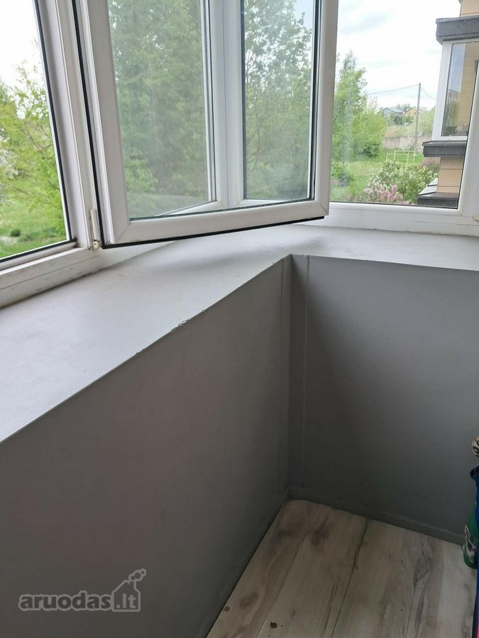 Nuomojamas erdvus (43m2) šiltas su dideliu - nuotraukos Nr. 9