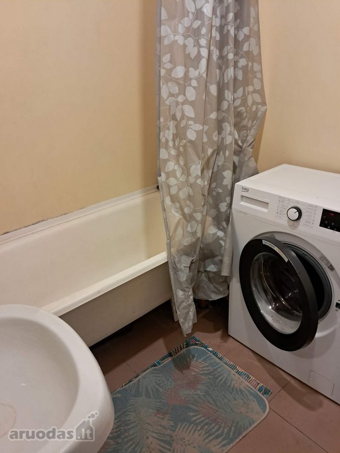 Nuomojamas erdvus (43m2) šiltas su dideliu - nuotraukos Nr. 7
