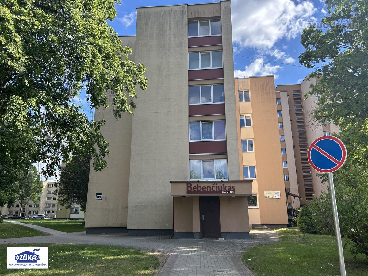 Išnuomojamos komercinės patalpos su kavine