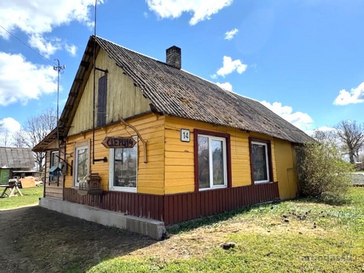  dalis gyvenamojo namo su dalimis pagalbinių
